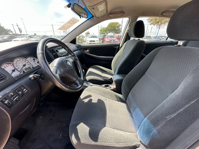 Toyota Corolla Vehicle Full-screen Gallery Image 08