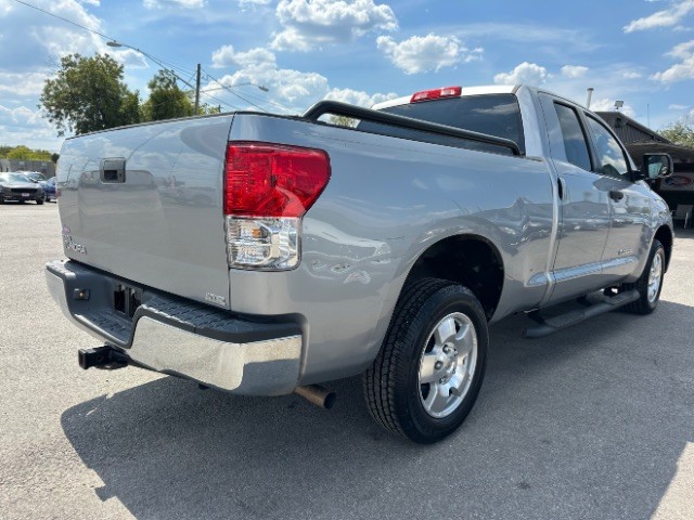 Toyota Tundra 2WD Truck Vehicle Full-screen Gallery Image 04