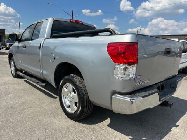 Toyota Tundra 2WD Truck Vehicle Full-screen Gallery Image 05