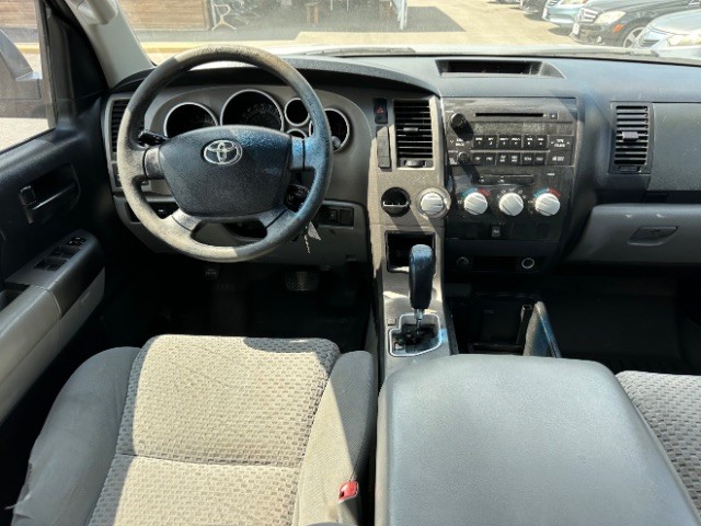 Toyota Tundra 2WD Truck Vehicle Full-screen Gallery Image 08