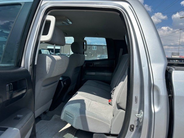 Toyota Tundra 2WD Truck Vehicle Full-screen Gallery Image 11