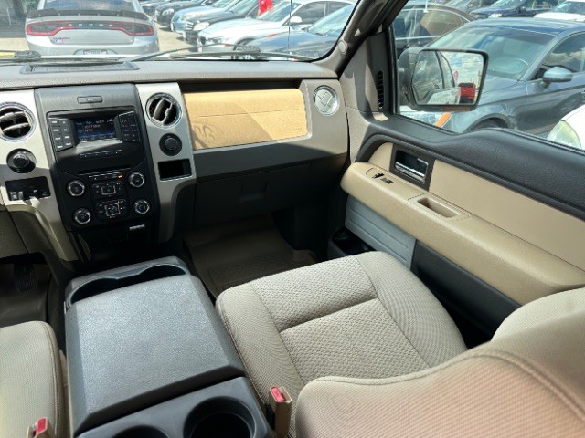 Ford F-150 Vehicle Full-screen Gallery Image 07