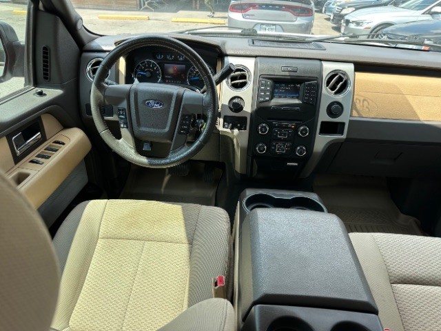 Ford F-150 Vehicle Full-screen Gallery Image 08