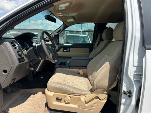 Ford F-150 Vehicle Full-screen Gallery Image 10