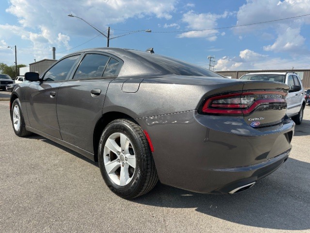 Dodge Charger Vehicle Full-screen Gallery Image 05
