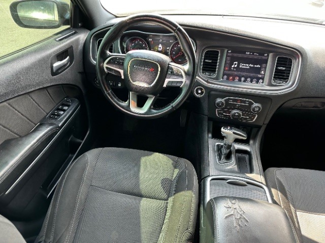 Dodge Charger Vehicle Full-screen Gallery Image 08