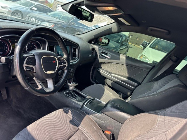 Dodge Charger Vehicle Full-screen Gallery Image 09