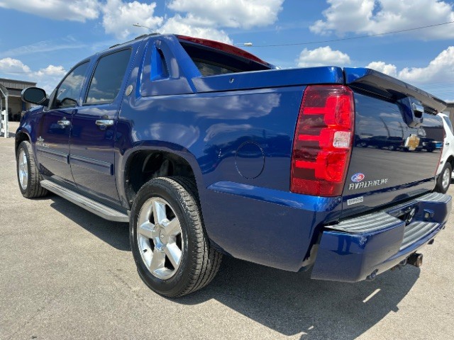 Chevrolet Avalanche Vehicle Full-screen Gallery Image 05