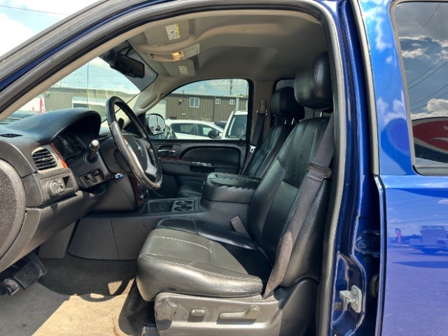 Chevrolet Avalanche Vehicle Full-screen Gallery Image 10