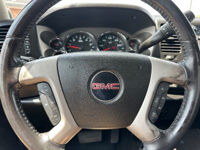 GMC Sierra 1500 Vehicle Full-screen Gallery Image 12