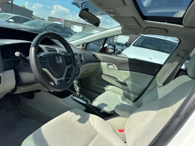 Honda Civic Sedan Vehicle Full-screen Gallery Image 09