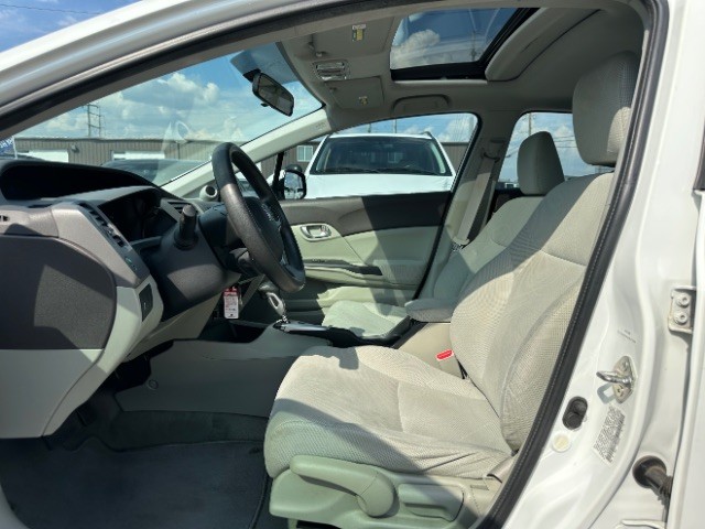 Honda Civic Sedan Vehicle Full-screen Gallery Image 10