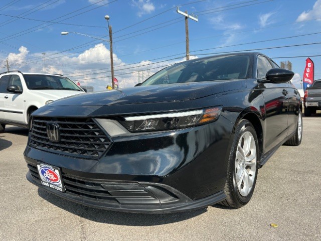 Honda Accord Sedan Vehicle Full-screen Gallery Image 02