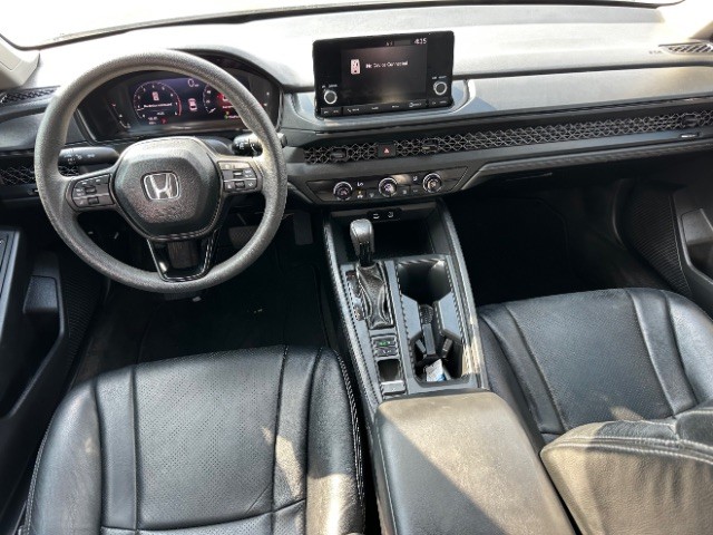Honda Accord Sedan Vehicle Full-screen Gallery Image 06