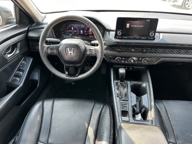 Honda Accord Sedan Vehicle Full-screen Gallery Image 08