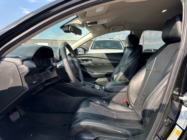 Honda Accord Sedan Vehicle Full-screen Gallery Image 10