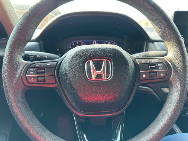 Honda Accord Sedan Vehicle Full-screen Gallery Image 13