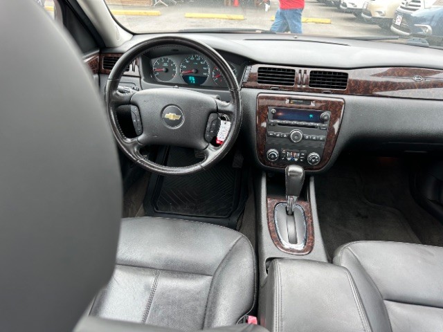 Chevrolet Impala Vehicle Full-screen Gallery Image 08