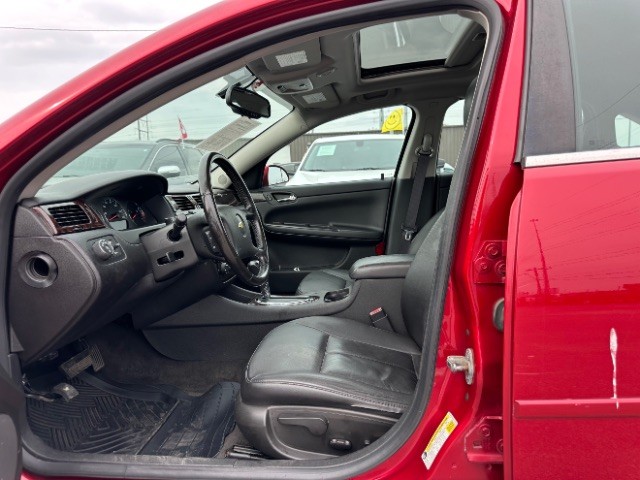 Chevrolet Impala Vehicle Full-screen Gallery Image 10