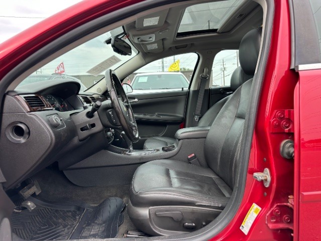 Chevrolet Impala Vehicle Full-screen Gallery Image 11