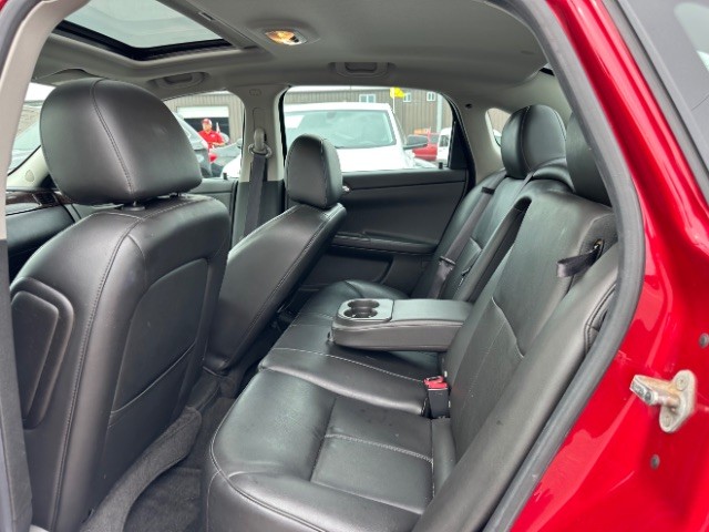 Chevrolet Impala Vehicle Full-screen Gallery Image 12