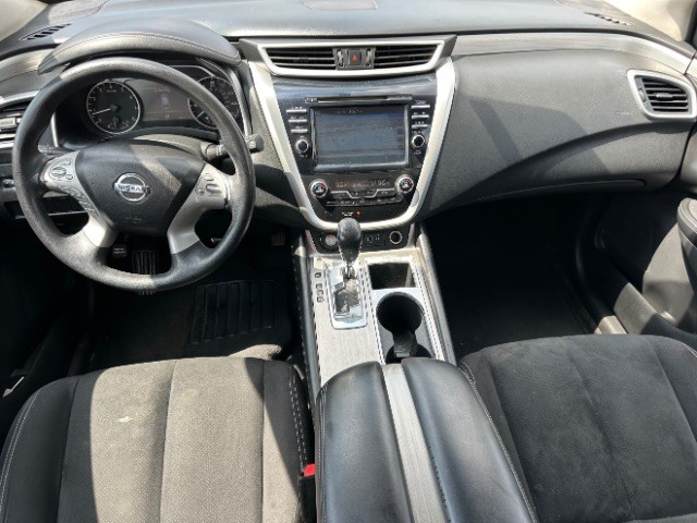 Nissan Murano Vehicle Full-screen Gallery Image 06