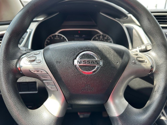 Nissan Murano Vehicle Full-screen Gallery Image 13