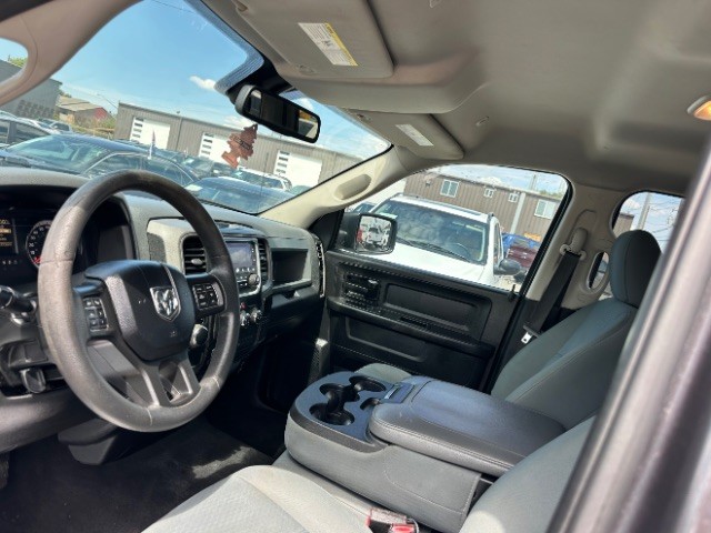 Ram 1500 Vehicle Full-screen Gallery Image 09