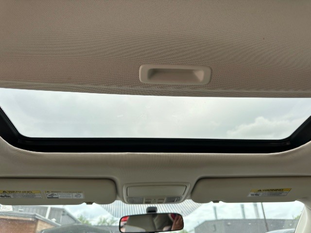 Honda CR-V Vehicle Full-screen Gallery Image 13