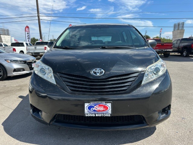 Toyota Sienna Vehicle Full-screen Gallery Image 03