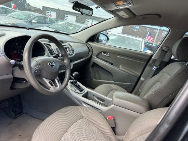 Kia Sportage Vehicle Full-screen Gallery Image 9