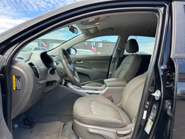 Kia Sportage Vehicle Full-screen Gallery Image 10