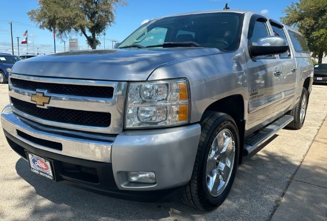 Chevrolet Silverado 1500 Vehicle Full-screen Gallery Image 02