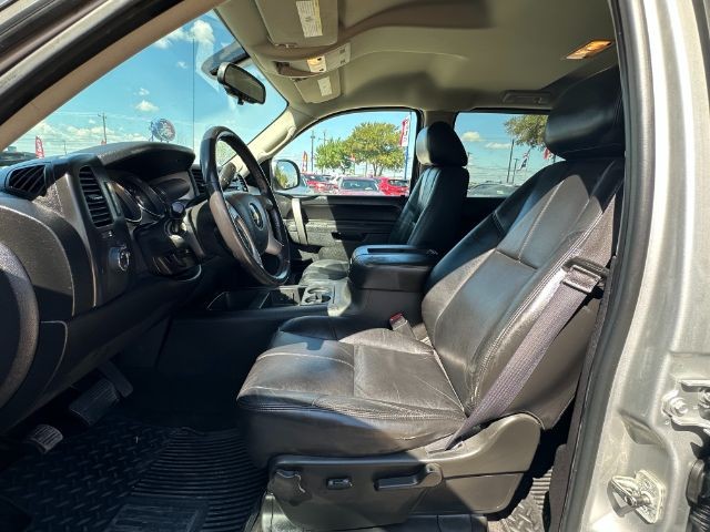 Chevrolet Silverado 1500 Vehicle Full-screen Gallery Image 10