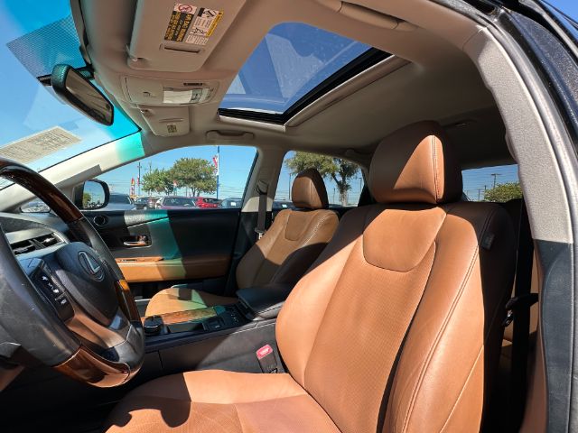 Lexus RX 350 Vehicle Full-screen Gallery Image 12