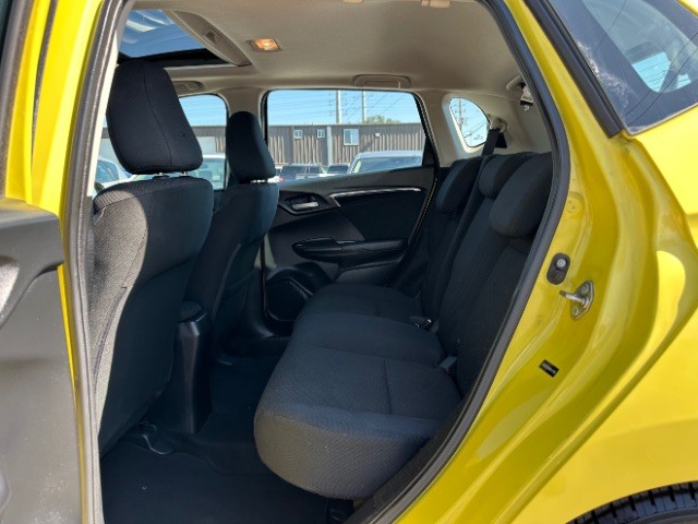 Honda Fit Vehicle Full-screen Gallery Image 12