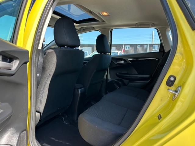 Honda Fit Vehicle Full-screen Gallery Image 13