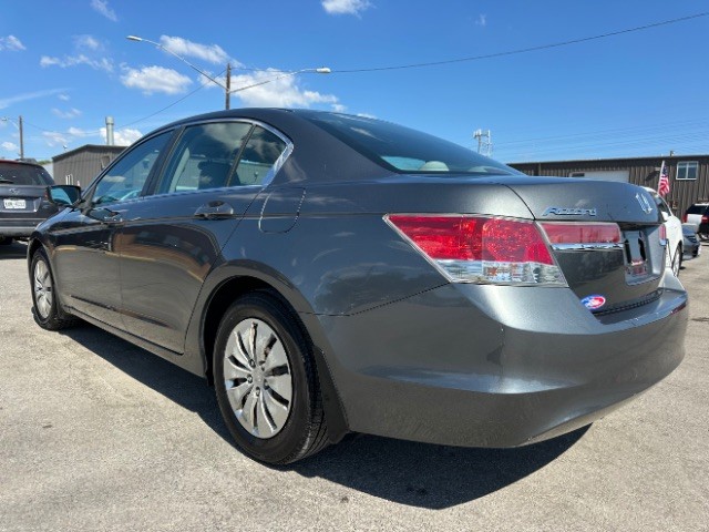 Honda Accord Sedan Vehicle Full-screen Gallery Image 05