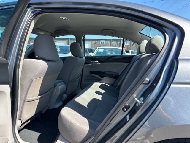 Honda Accord Sedan Vehicle Full-screen Gallery Image 11