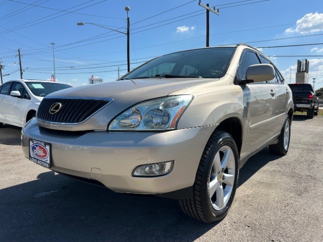 Lexus RX 330 Vehicle Full-screen Gallery Image 02