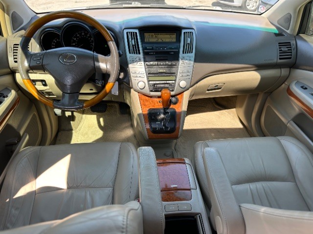 Lexus RX 330 Vehicle Full-screen Gallery Image 06