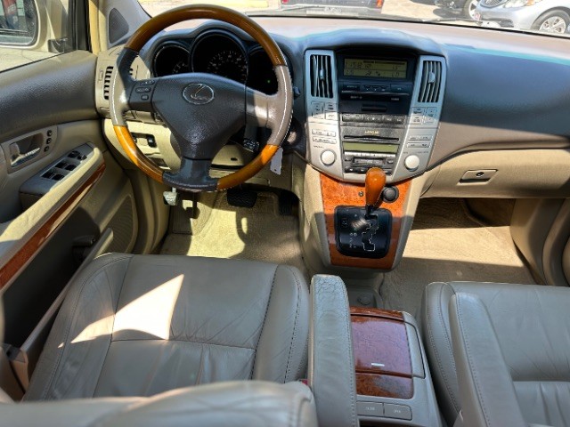 Lexus RX 330 Vehicle Full-screen Gallery Image 08