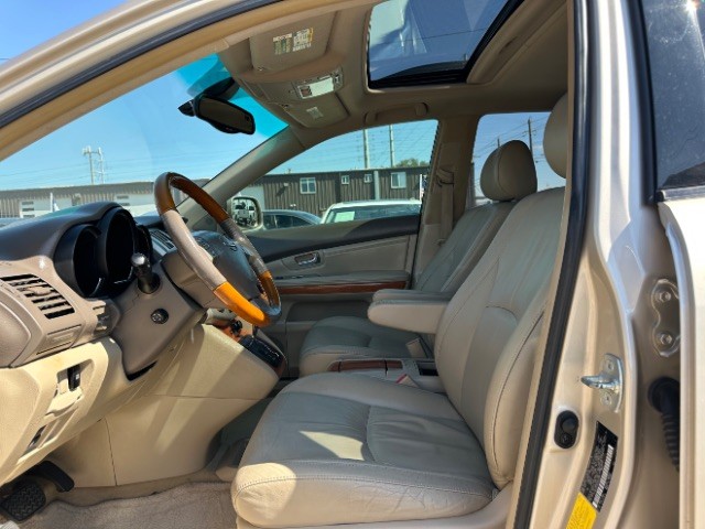 Lexus RX 330 Vehicle Full-screen Gallery Image 10