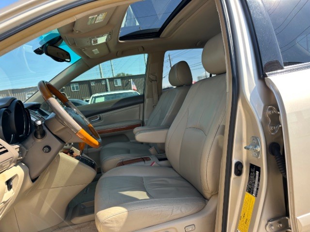 Lexus RX 330 Vehicle Full-screen Gallery Image 11