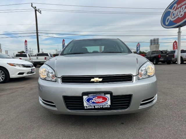 Chevrolet Impala Vehicle Full-screen Gallery Image 02