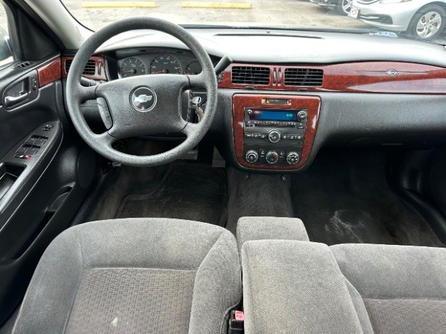Chevrolet Impala Vehicle Full-screen Gallery Image 07