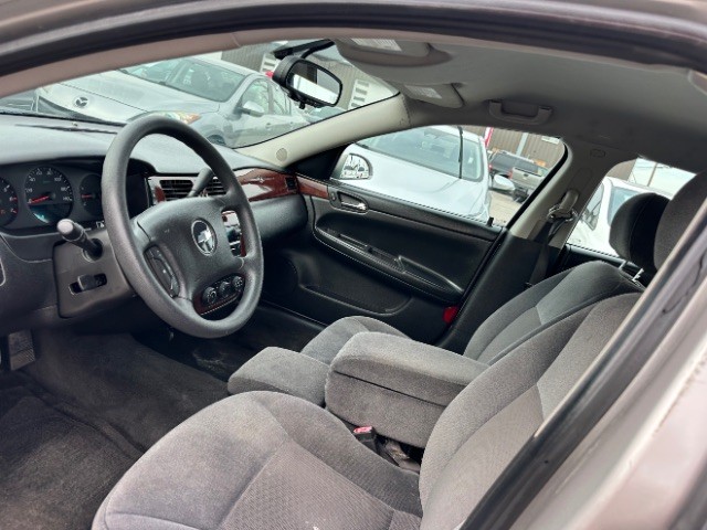 Chevrolet Impala Vehicle Full-screen Gallery Image 08