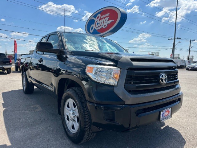 2016 Toyota Tundra SR5's photo