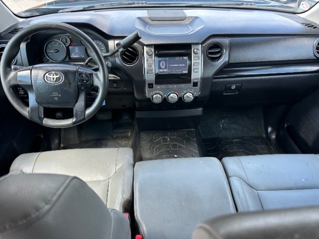 Toyota Tundra 2WD Vehicle Full-screen Gallery Image 06