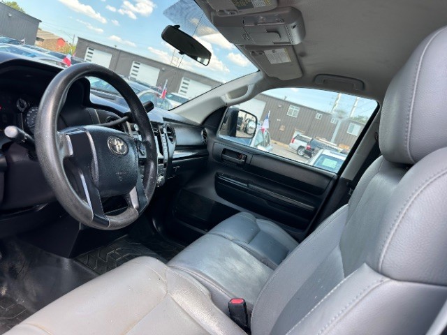 Toyota Tundra 2WD Vehicle Full-screen Gallery Image 09